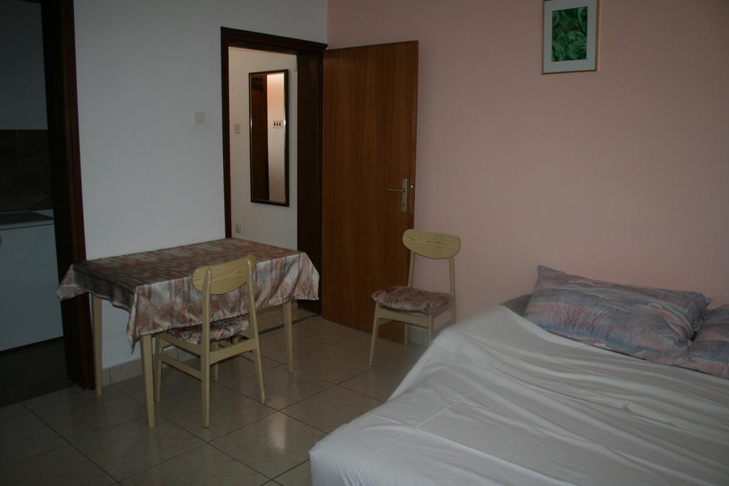 Apartments Santa Barbara Biograd Na Moru Oda fotoğraf
