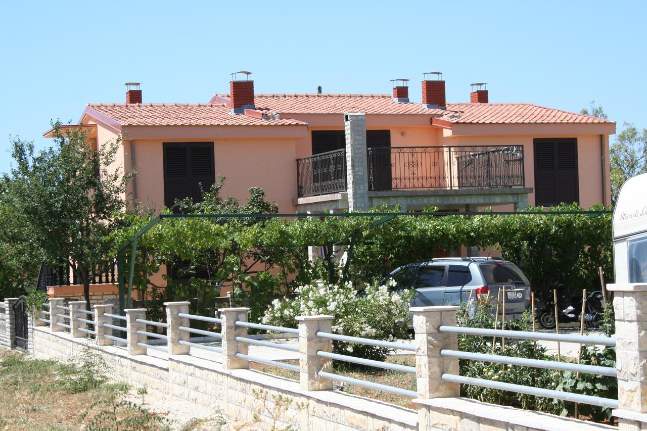 Apartments Santa Barbara Biograd Na Moru Dış mekan fotoğraf